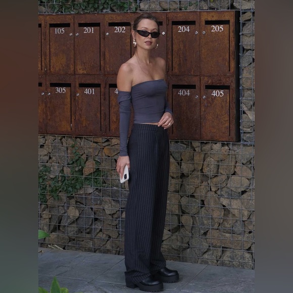 Princess Polly | Titius Pant, Navy Stripe, Size 2 - Picture 7 of 7